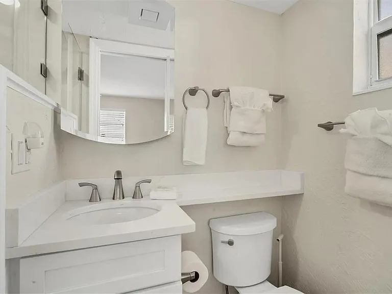 6006 Midnight Pass Rd #36 — Photo 21