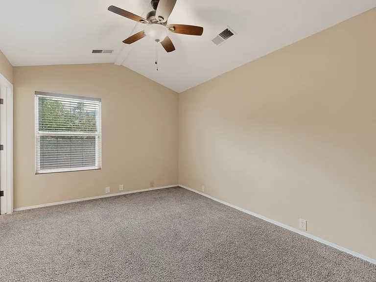 5612 Chelwood Park Blvd NE — Photo 19