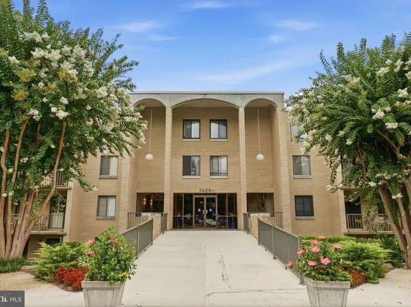 7425 Democracy Blvd APT 206, Bethesda, MD 20817
