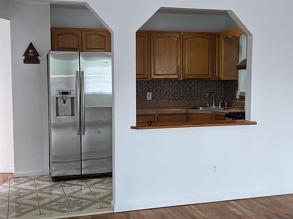 4th image of 1278 Adee Ave #2A