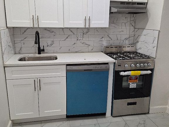 2nd image of 25-33 23rd St #1D