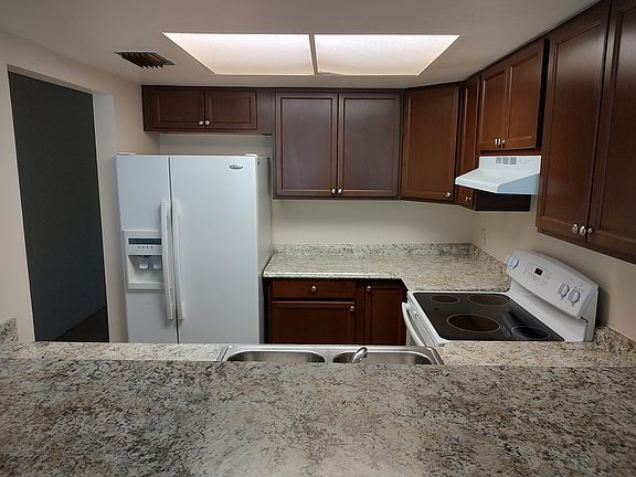 2nd image of 3909 Skyline Blvd #1