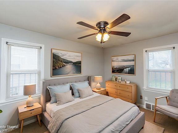 5th image of 14906 Kingsford Ave