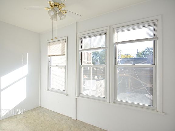 4th image of 2057 N Sheffield Ave APT 2R