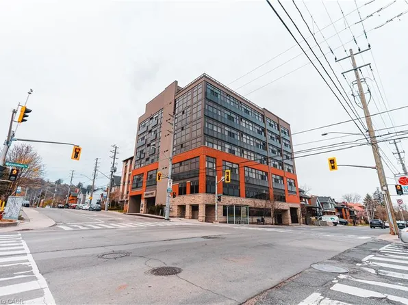 427 Aberdeen Ave #102, Hamilton, ON L8P 2S4