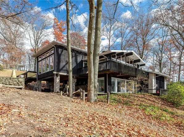 136 Pine Ridge Dr, Chicora, PA 16025