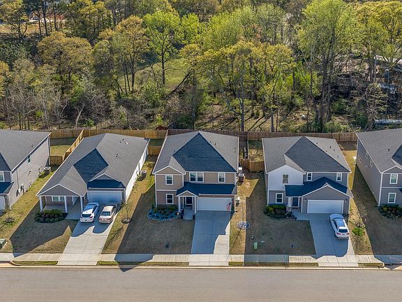 2nd image of 297 Lavinia Cir