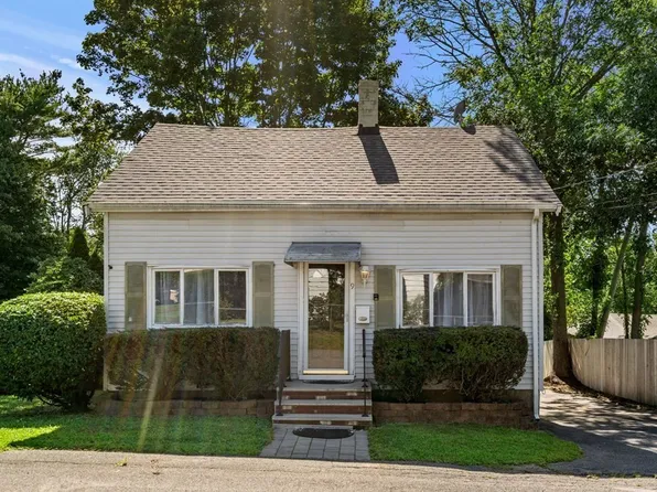 9 Lothrop St, Saugus, MA 01906