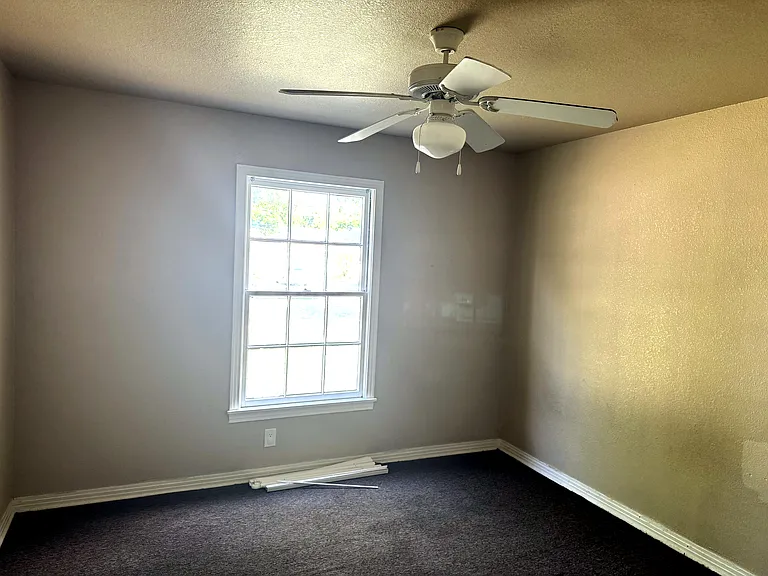 933 Carondolet Ct — Photo 6