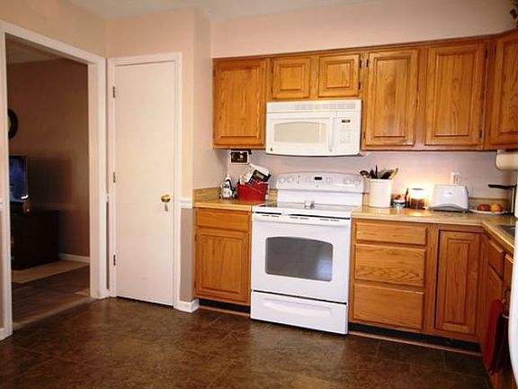 Large eat-in kitchen