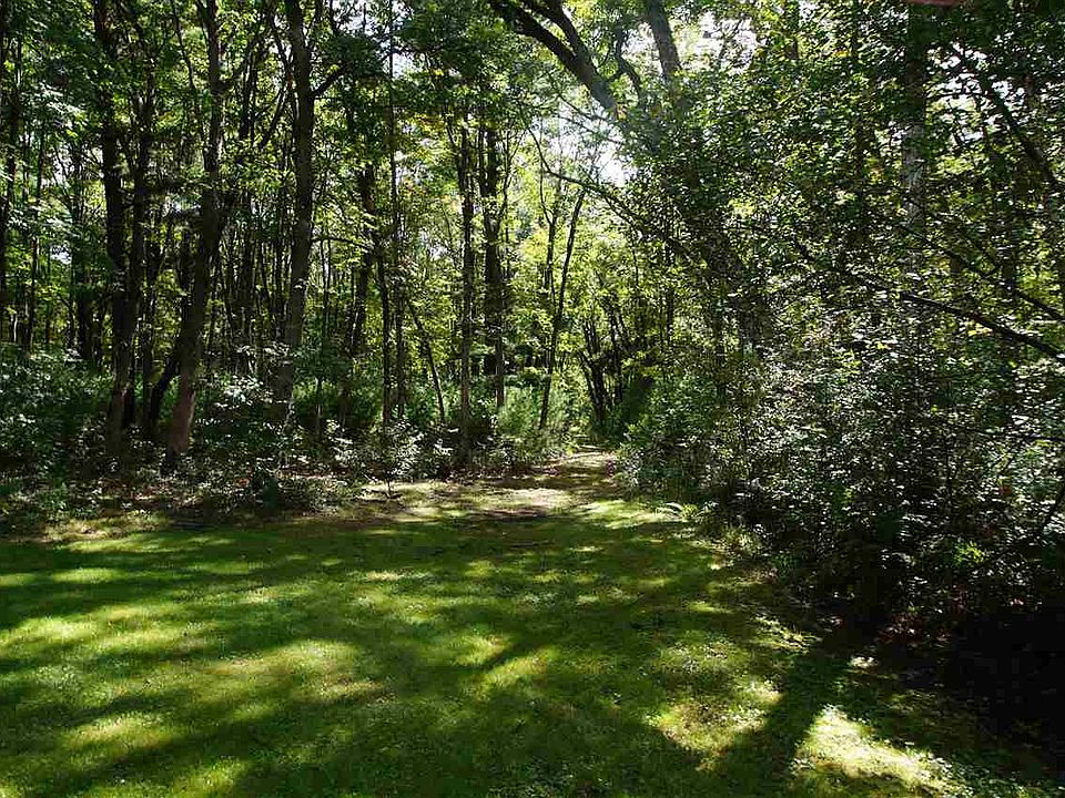 2nd image of W4197 Huckleberry Rd