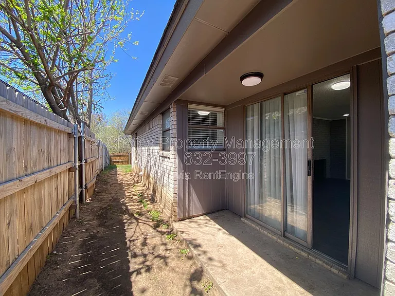 6706 Crestmont Ct — Photo 18