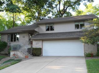 1225 Crestwood Dr, Lowell, IN 46356