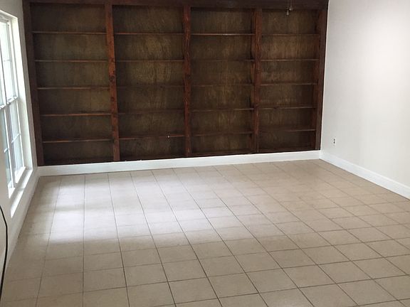 4th image of 1904 Garden Villa Dr