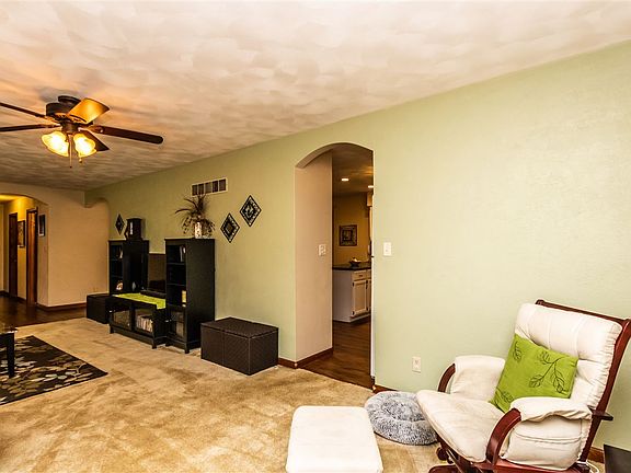 5th image of 3904 N Marbleway Dr