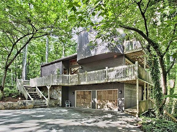 2nd image of 2950 Galahad Dr