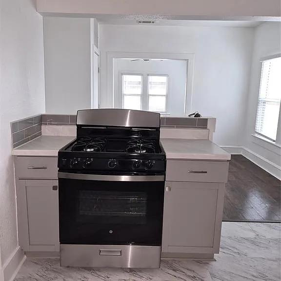 2329 Connor Ave — Photo 12