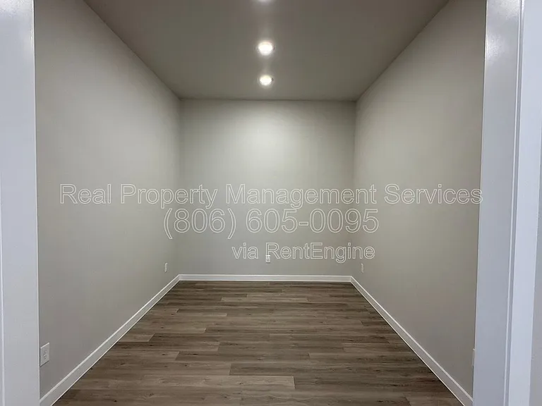 2915 Tractor Ave — Photo 4