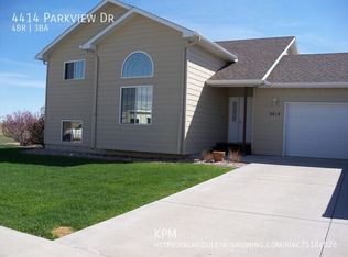 4414 Parkview Dr, Rapid City, SD 57701
