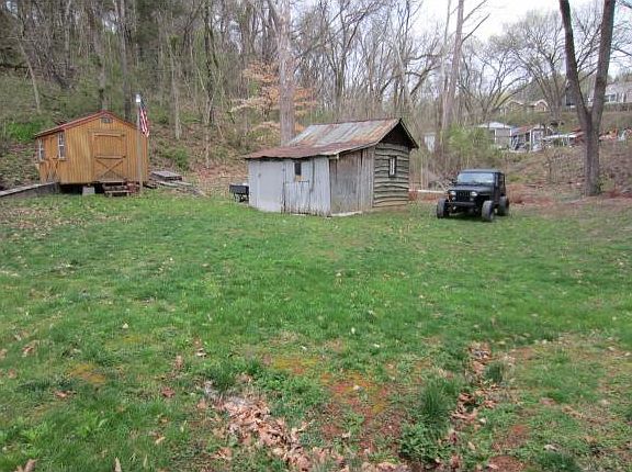 3rd image of 119 Idlewild Dr