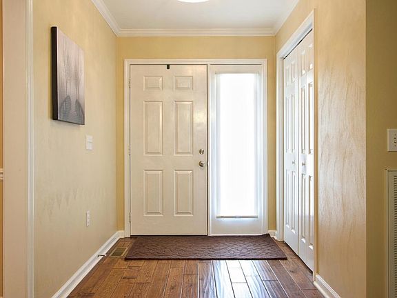 3rd image of 145 Sapphire Ave