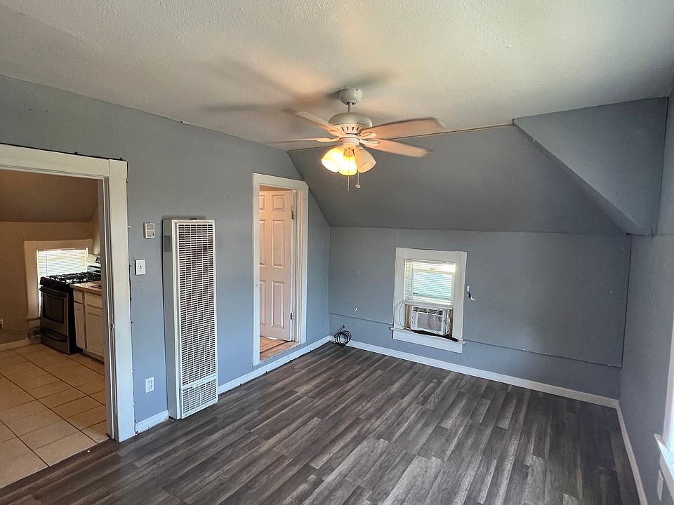 1st image of 608 E G St #1/2