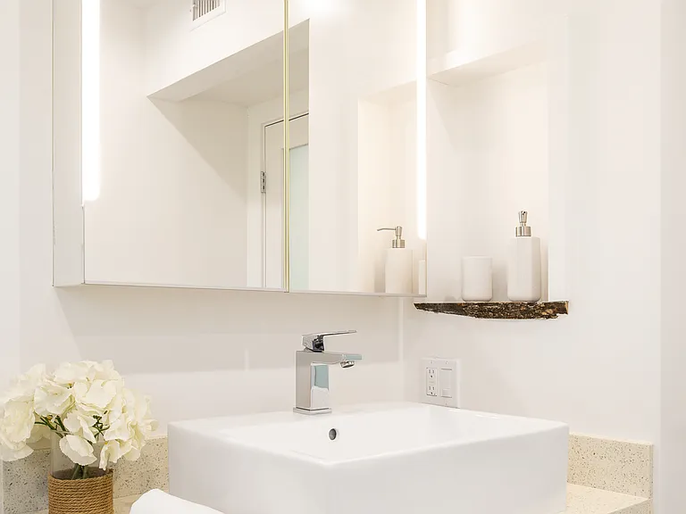 2nd Bathroom with caesarstone counters