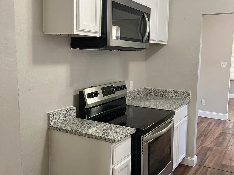 616 E Gandy St — Photo 15