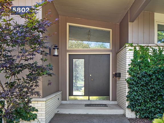 3rd image of 5802 Woodland Dr