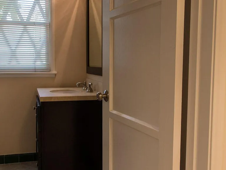 438 S Palm Dr #D — Photo 15