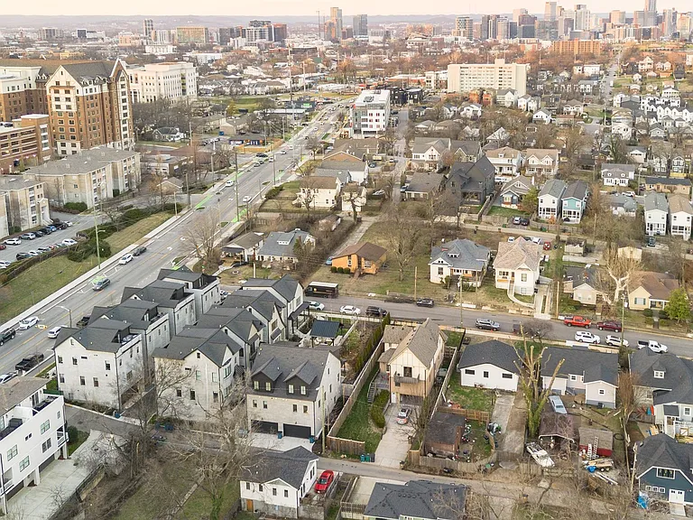 1109 Bate Ave #2 — Photo 36