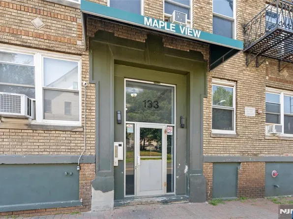 133 N Maple Ave APT 303, East Orange, NJ 07017
