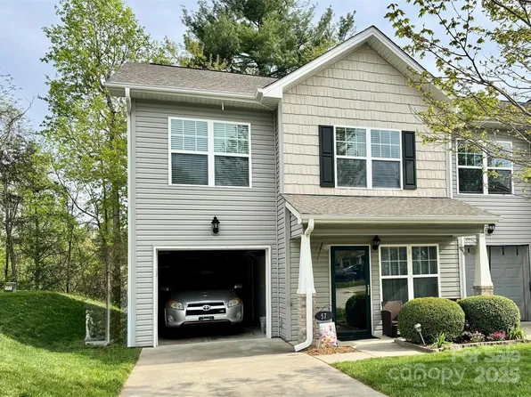 57 Sunny Meadows Blvd, Arden, NC 28704