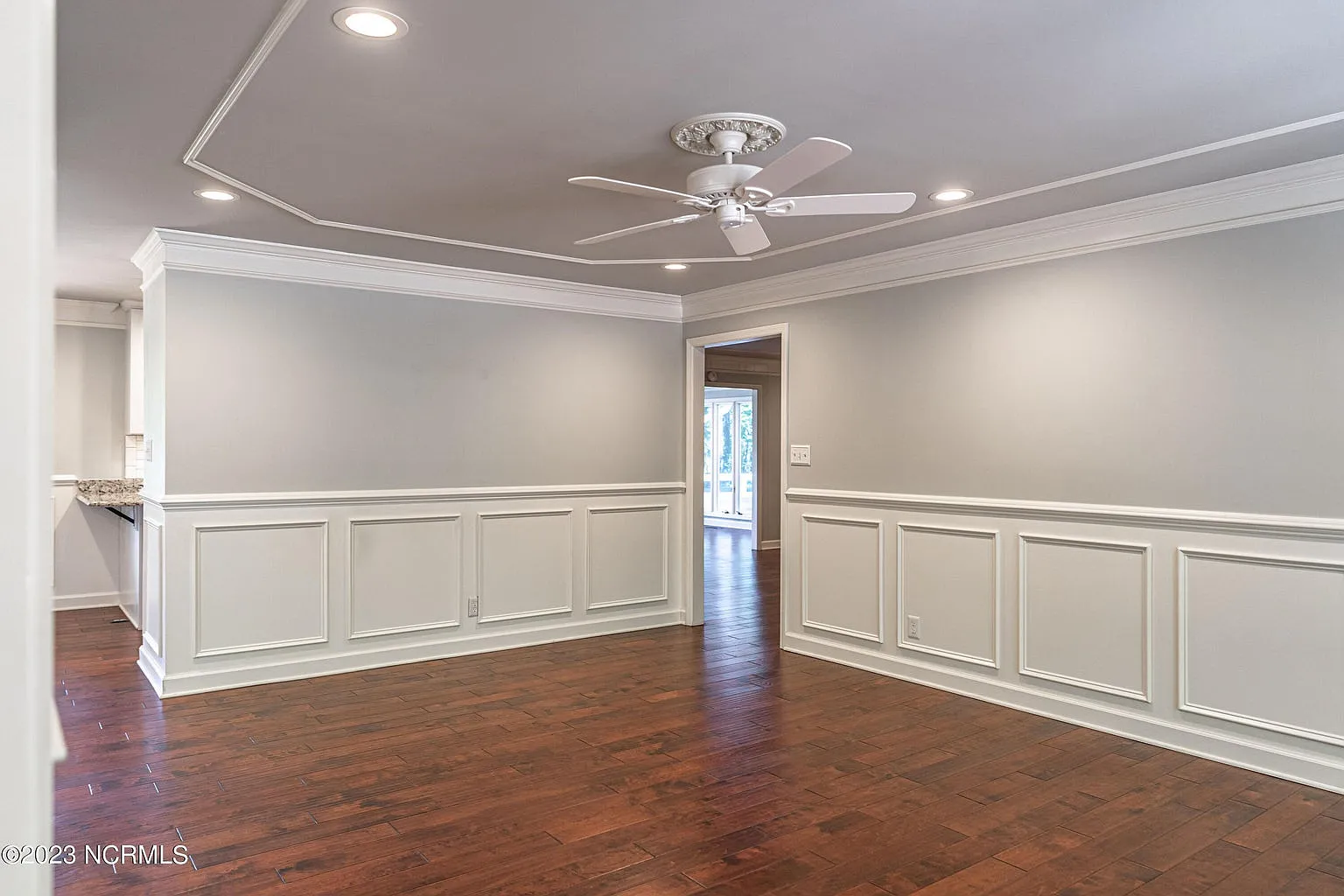 3 bed, 2003 sqft, $2,350 — Photo 3