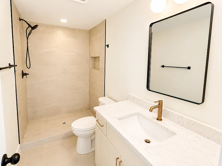 3136 N Ridgeway Ave #G — Photo 5