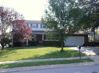 495 Ardmore Ln, York, PA 17402