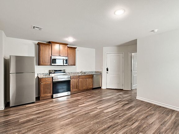 4th image of 3301 Avenue M