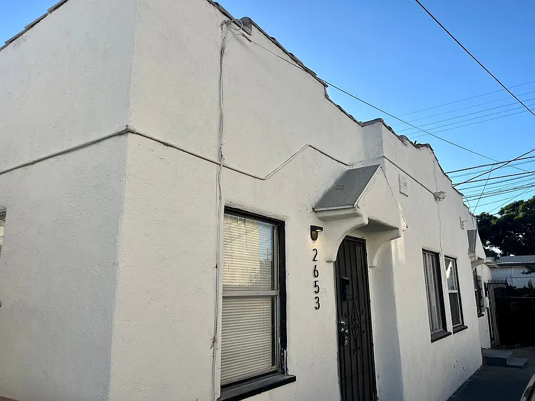 2651 S Cloverdale Ave — Photo 25
