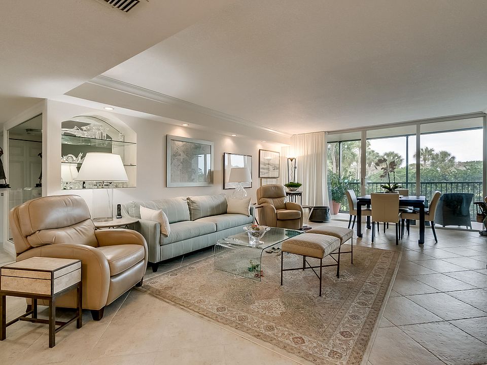Home For Sale In Boca West