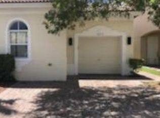 1073 NE 40th Rd, Homestead, FL 33033