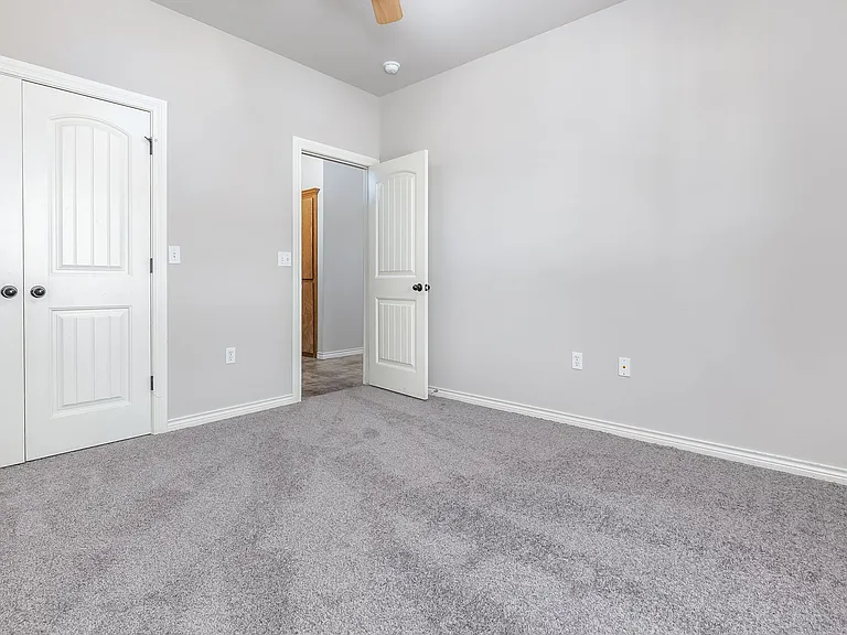 Walnut Creek Apartment Homes — Photo 12