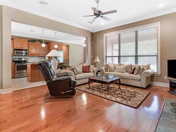 2nd image of 103 Cherbourg Cir