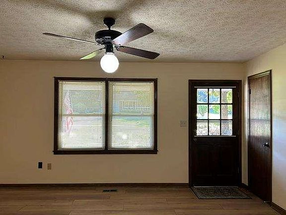 5th image of 131 Berry Rd