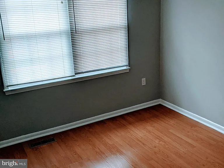 4164 Hamlin Ct — Photo 17