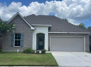 1303 Hickory Creek Dr, Baton Rouge, LA 70816