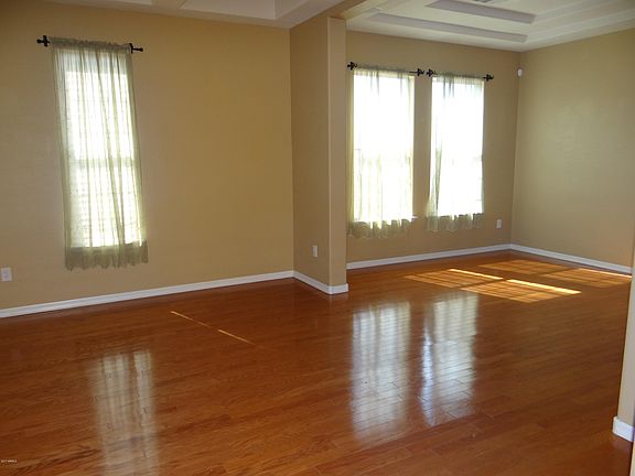 2nd image of 439 E Horseshoe Dr