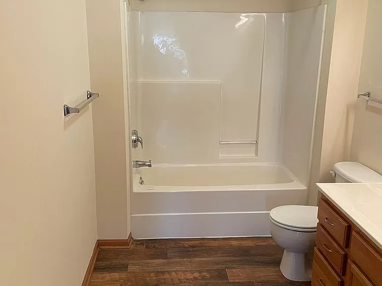 Door Creek Apartments — Photo 10