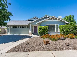 203 Phoenix Hills Dr, Phoenix, OR 97535
