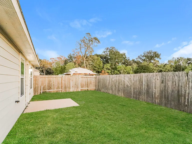 Brescia Ln — Photo 15