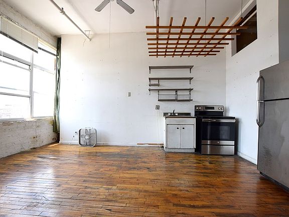 2nd image of 389 Troutman St